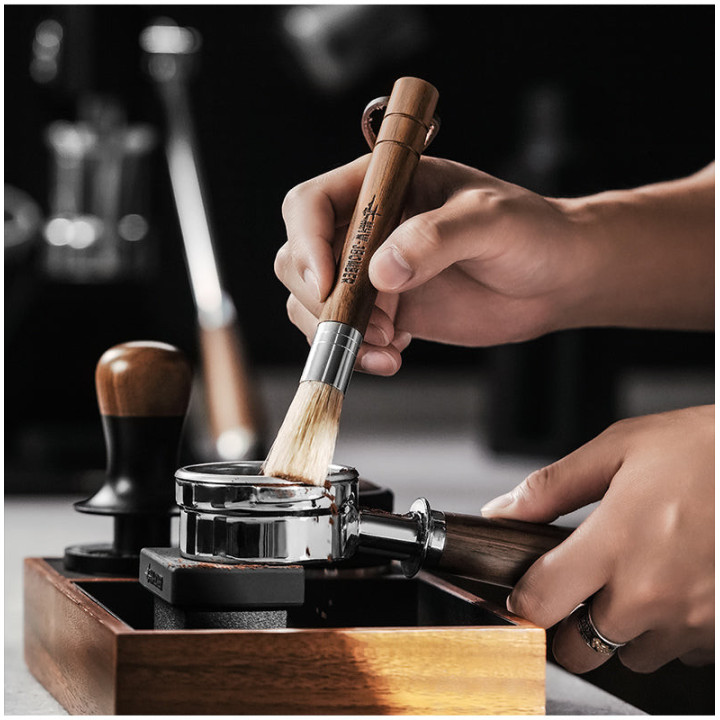 MHW 3BOMBER Bürste zur Reinigung